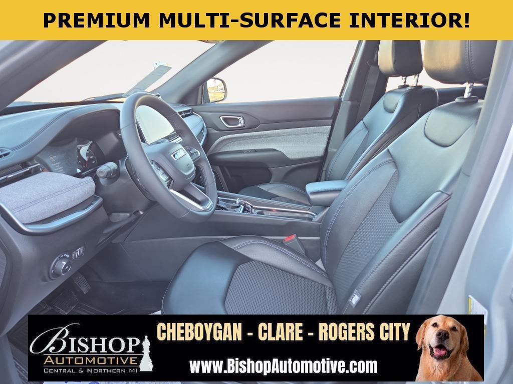 Used 2024 Jeep Compass Latitude image 10