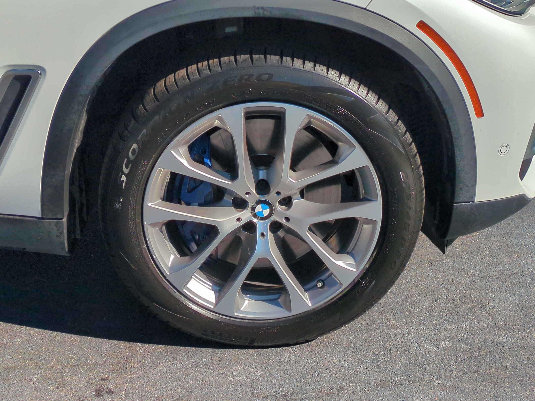 Used 2019 BMW X5 xDrive40i w/ Premium Package AWD/4WD image 12