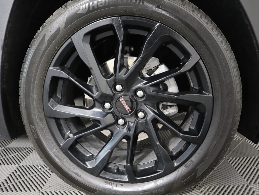 Used 2023 GMC Terrain SLE w/ Driver Convenience Package image 31