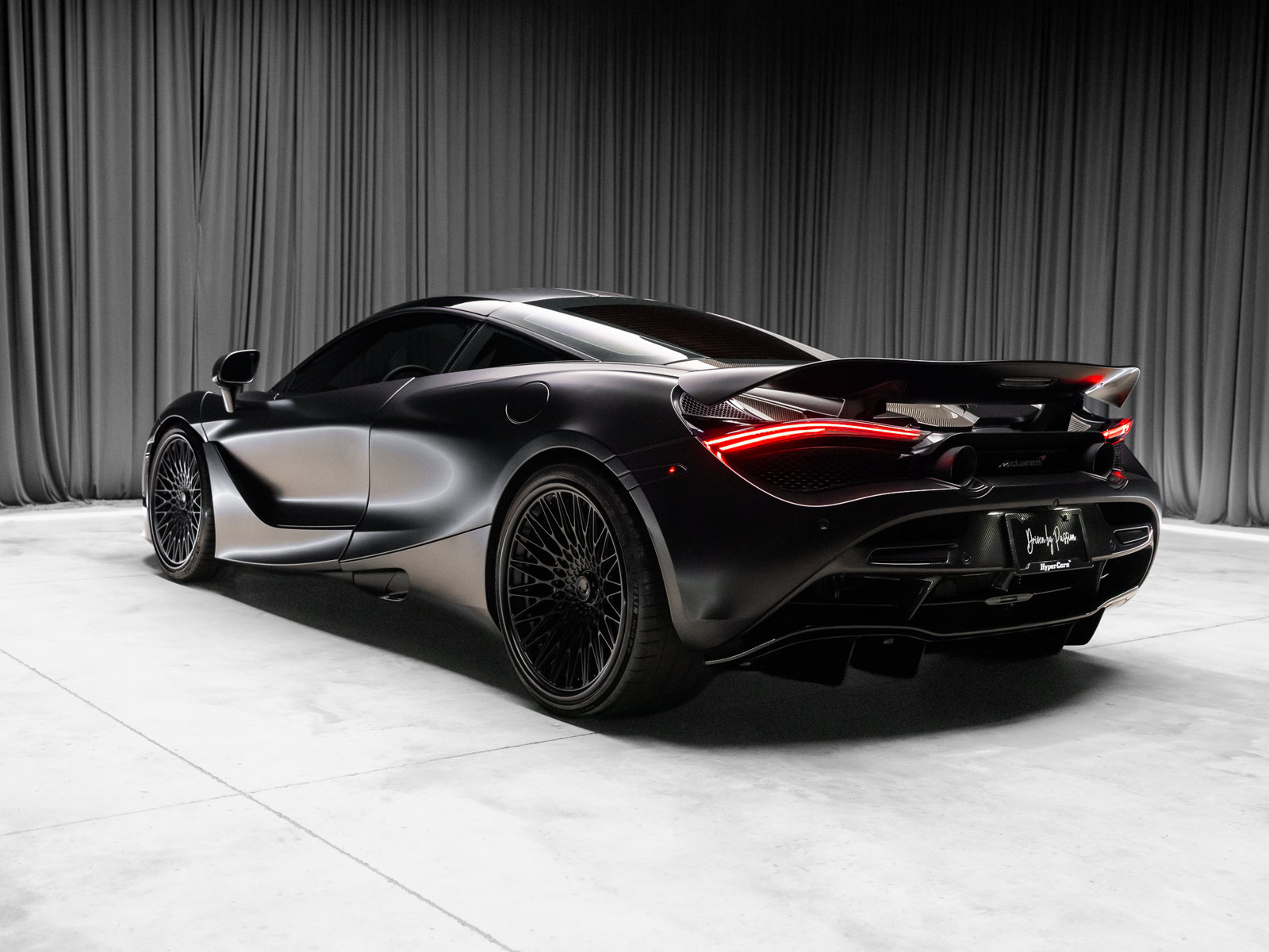Used 2018 McLaren 720S RWD image 6