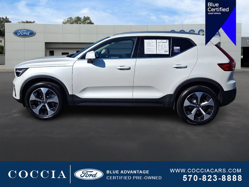Used 2023 Volvo XC40 B5 Plus w/ Protection Package Premier AWD/4WD image 7