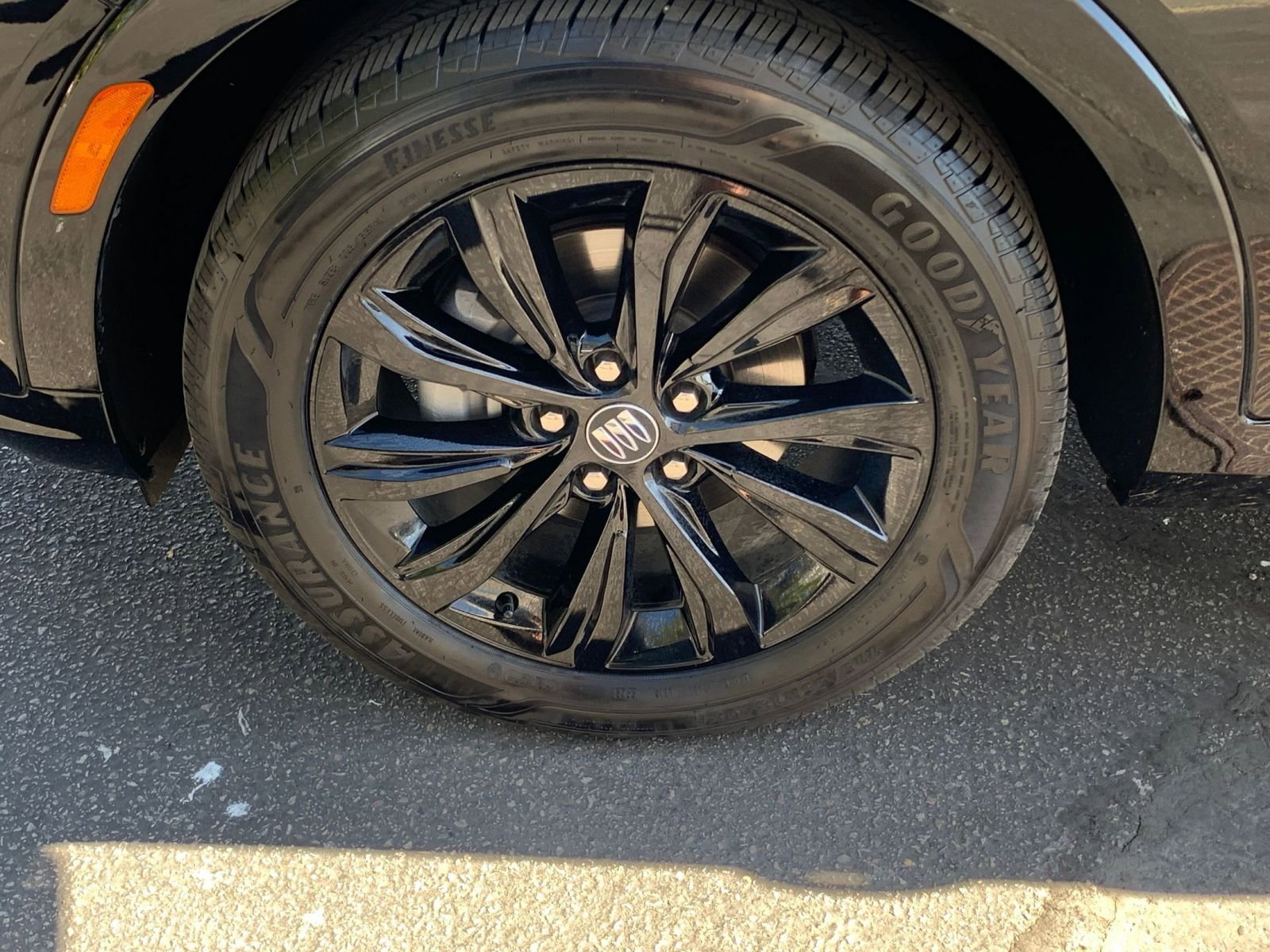 Used 2025 Buick Envista Sport Touring image 28