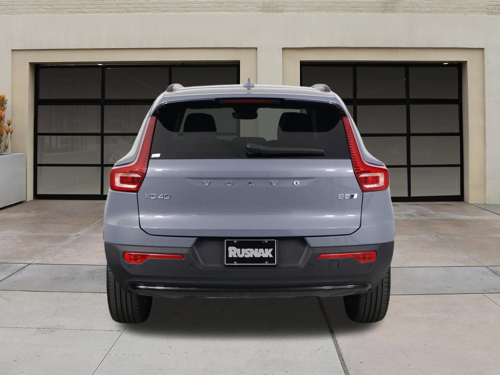 Used 2023 Volvo XC40 B5 Plus w/ Protection Package Premier AWD/4WD image 5