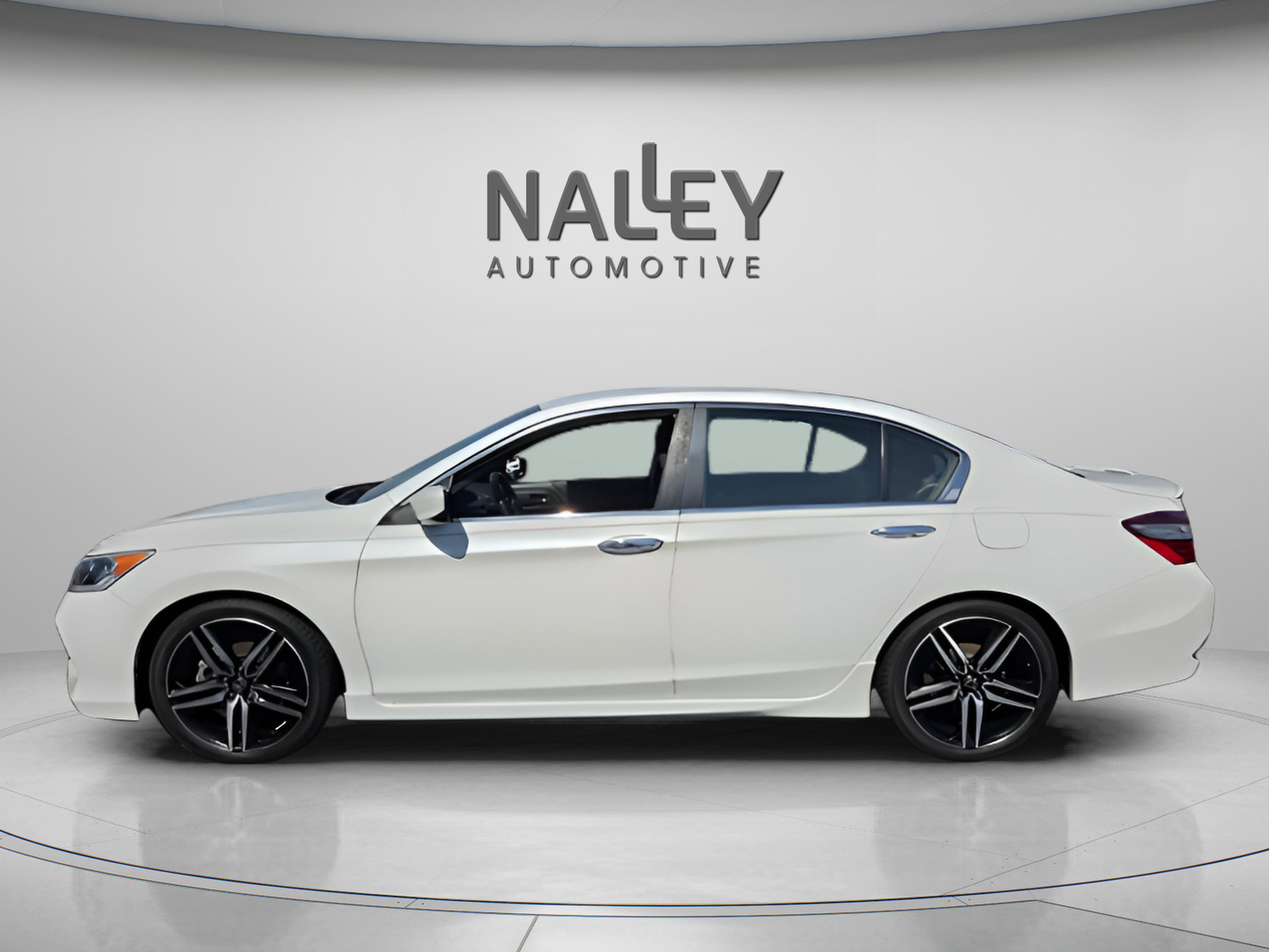 Used 2017 Honda Accord Sport Special Edition image 2