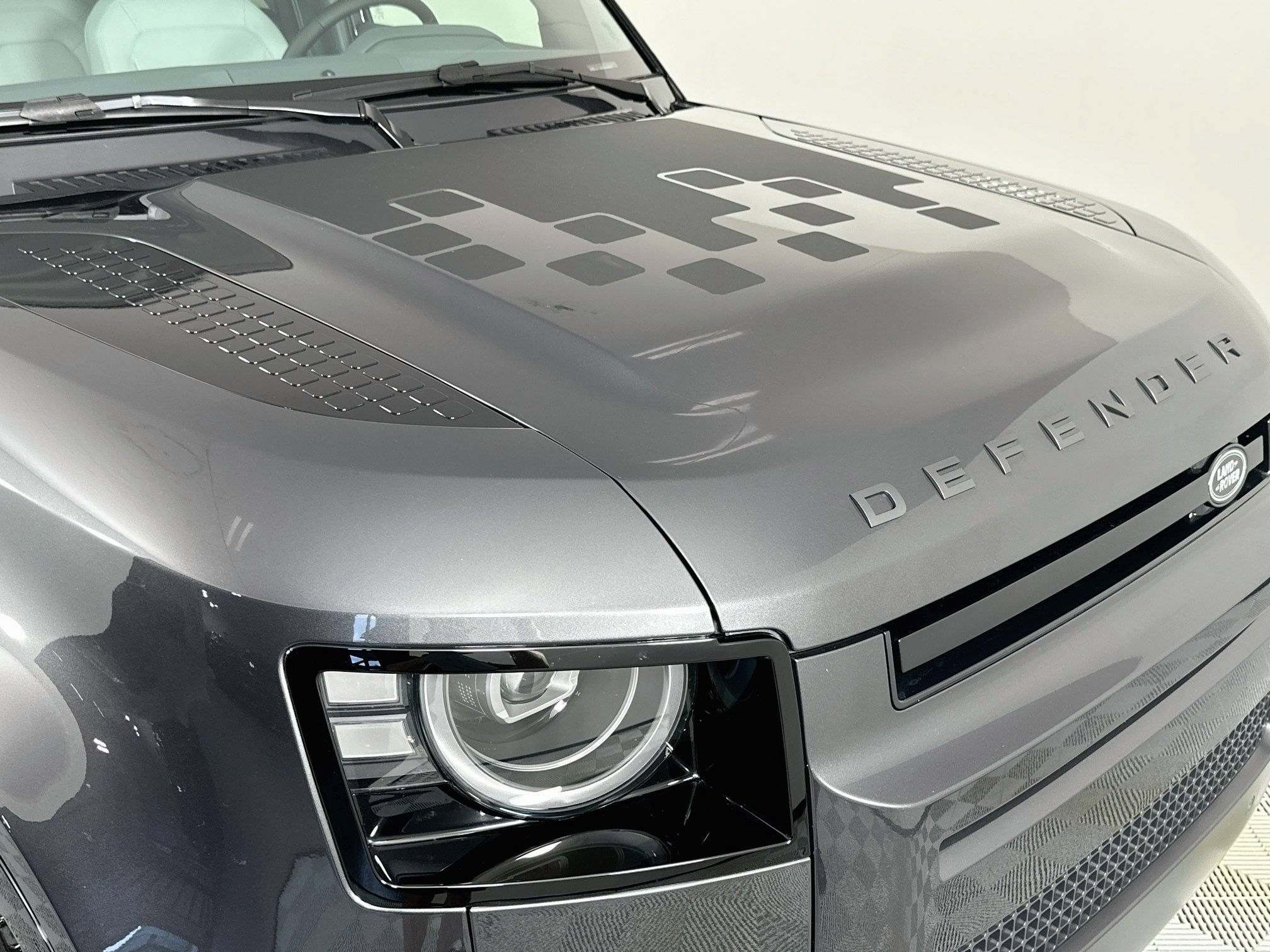 New 2026 Land Rover Defender 110 X-Dynamic SE AWD/4WD image 4
