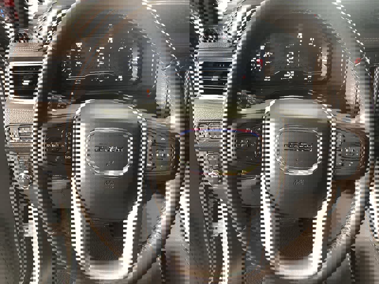 Used 2022 GMC Yukon Denali w/ Denali Premium Package image 14