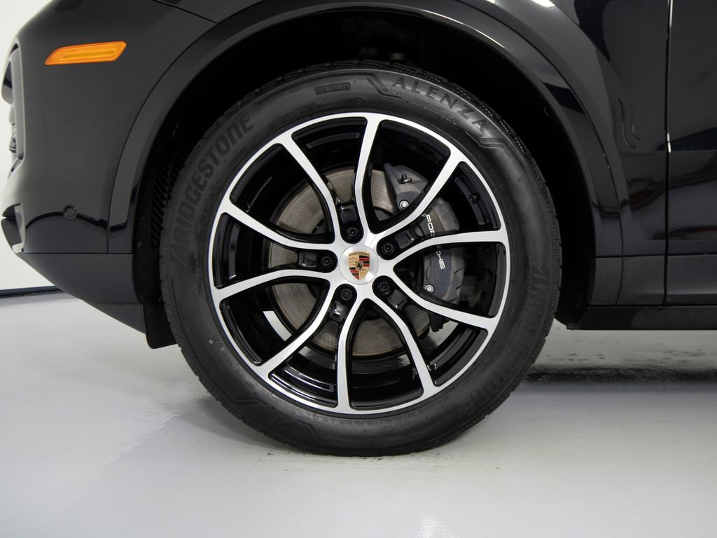 Certified 2025 Porsche Cayenne Coupe image 14