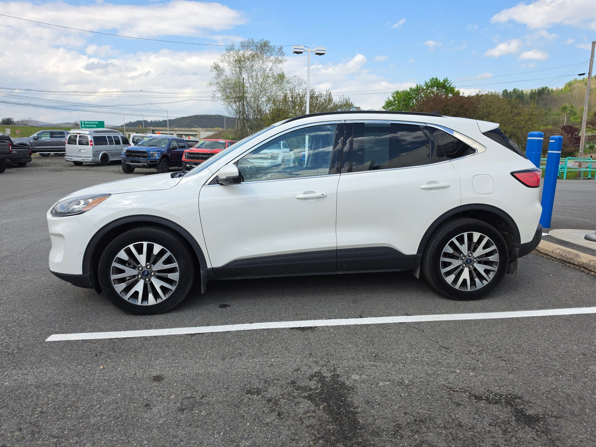 Used 2020 Ford Escape Titanium AWD/4WD image 7