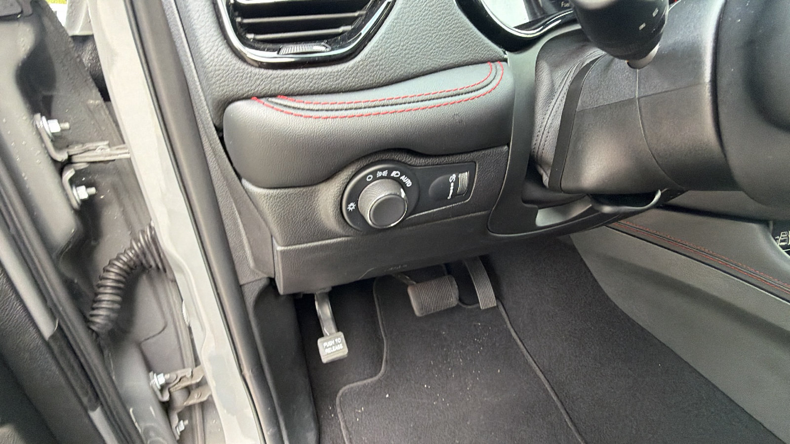 Used 2025 Dodge Durango GT AWD/4WD image 28