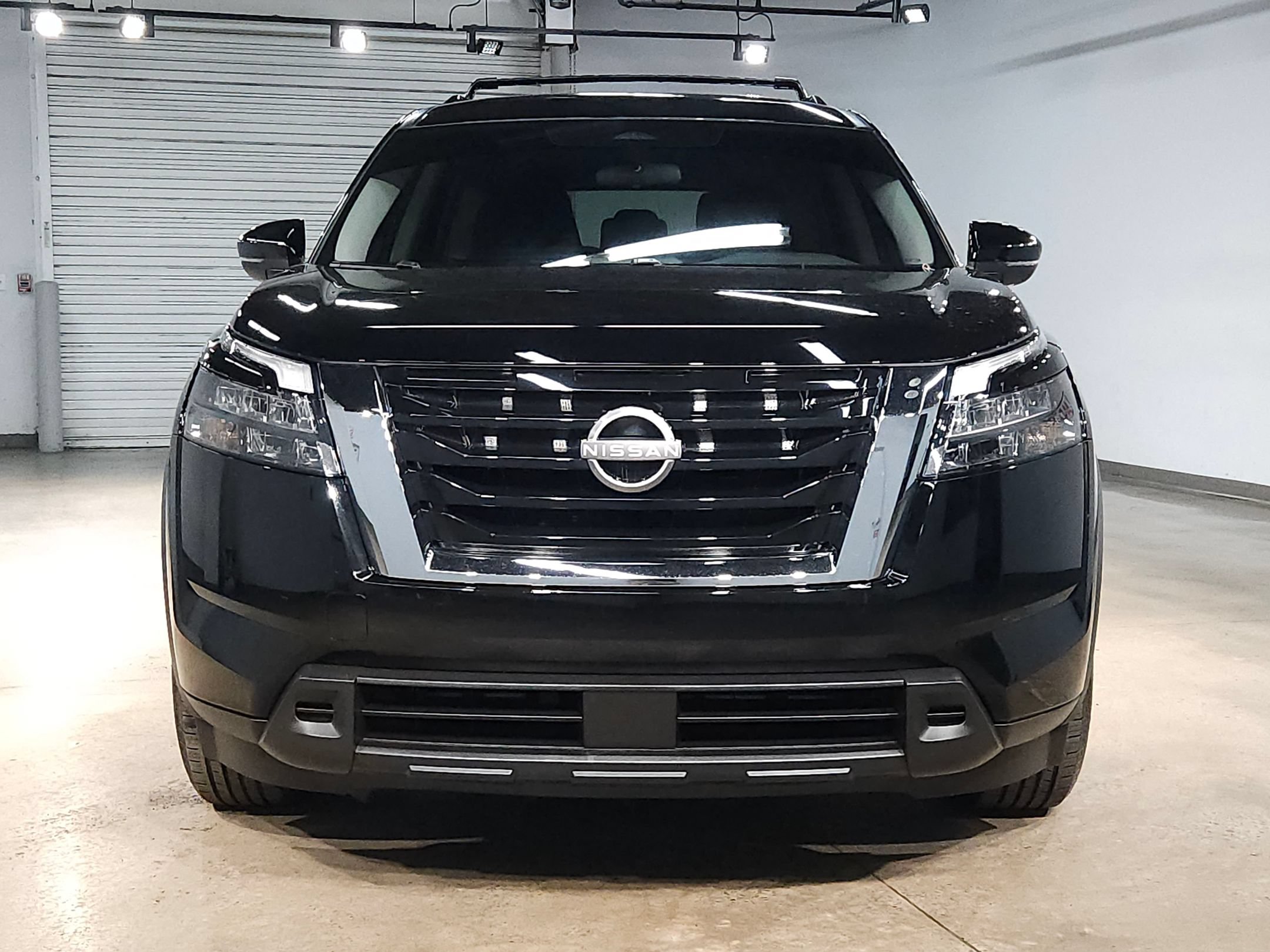 Used 2024 Nissan Pathfinder SV AWD/4WD image 2
