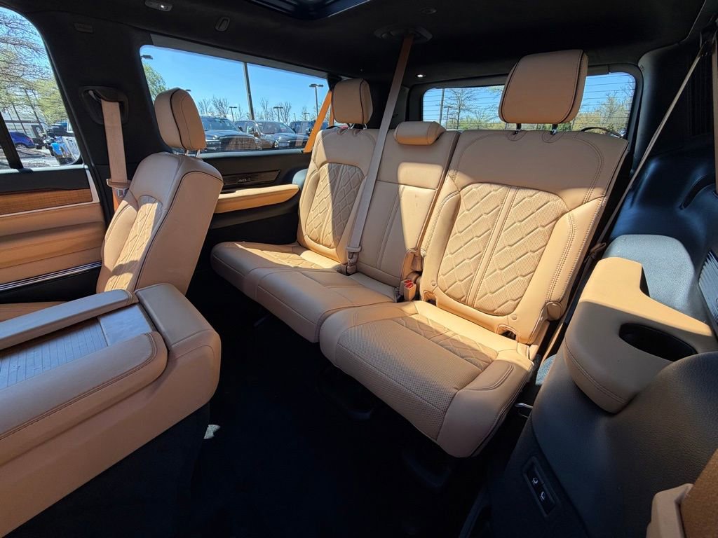 Certified 2025 Jeep Grand Wagoneer L Series III w/ Rear Seat Video Group 1 image 19