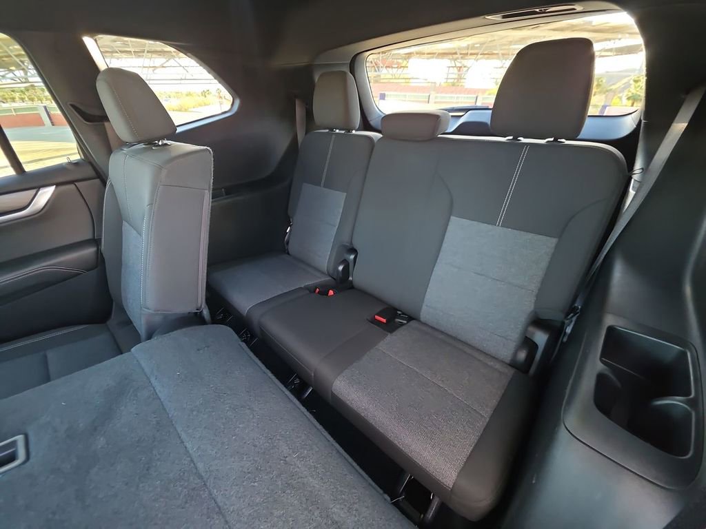 Used 2025 GMC Acadia Elevation image 26