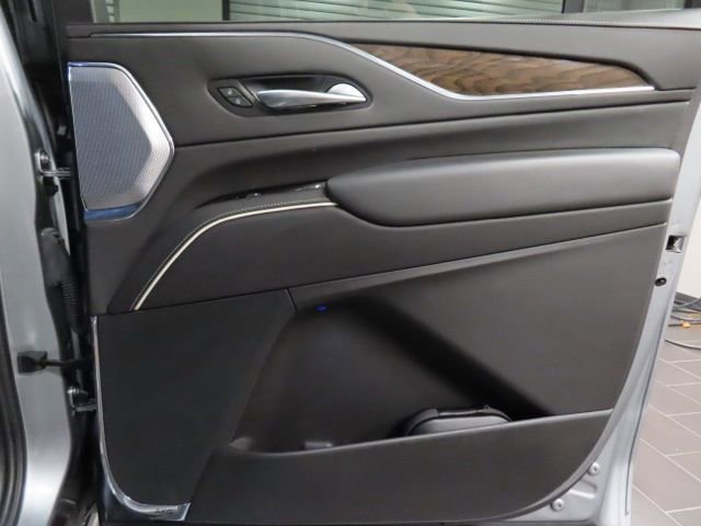 Certified 2024 Cadillac Escalade ESV Premium Luxury Platinum w/ Heavy-Duty Trailer Package image 10