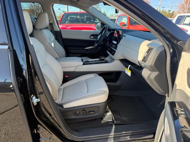 New 2025 Nissan Pathfinder SL image 28