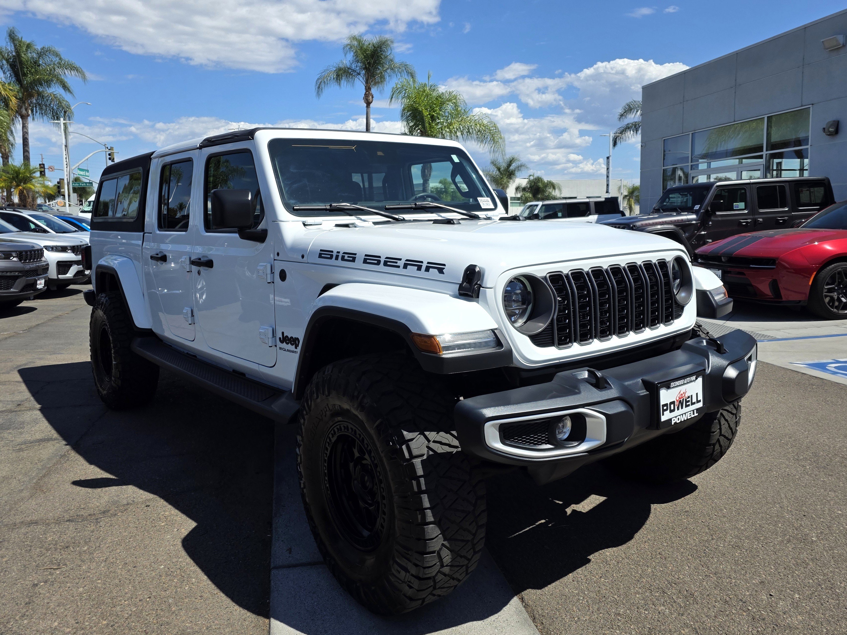 Used 2025 Jeep Gladiator Sport AWD/4WD image 6