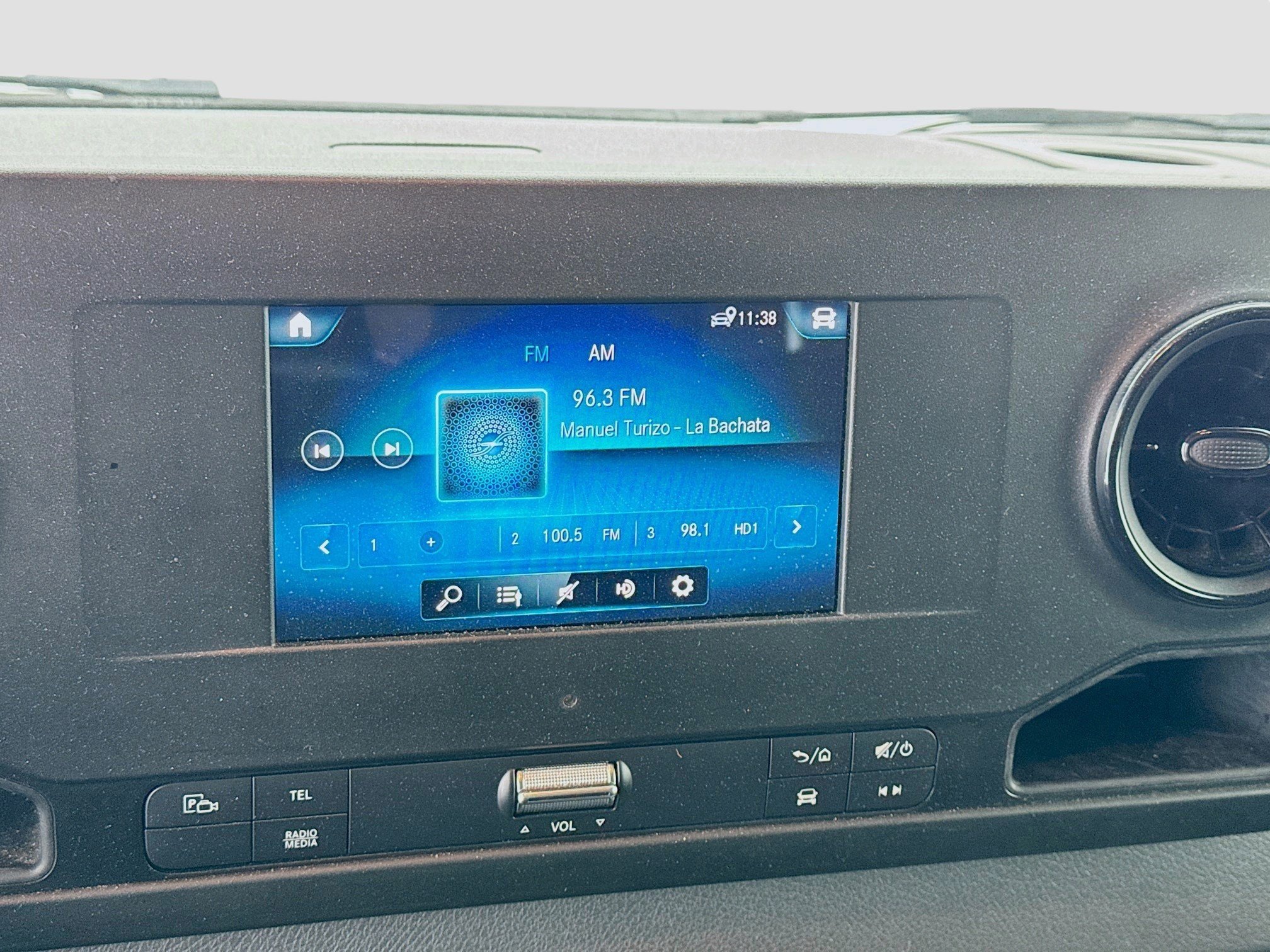 Used 2021 Mercedes-Benz Sprinter 3500 w/ Premium Package image 11