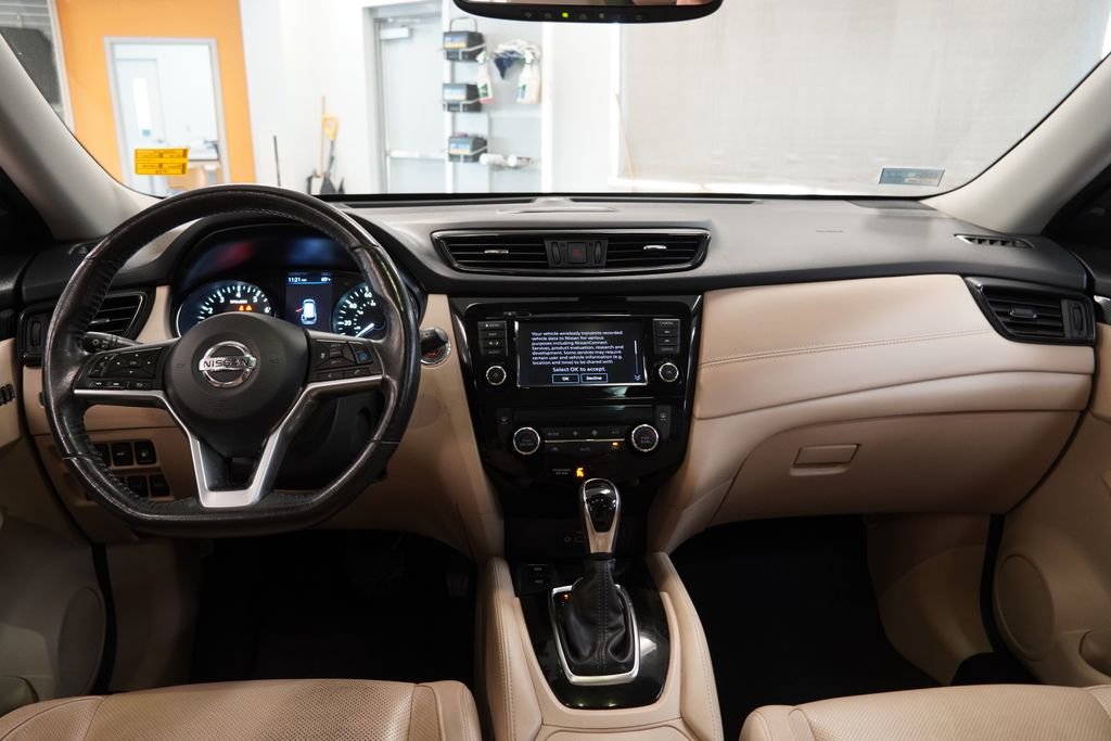Used 2018 Nissan Rogue SL w/ Premium Package AWD/4WD image 10
