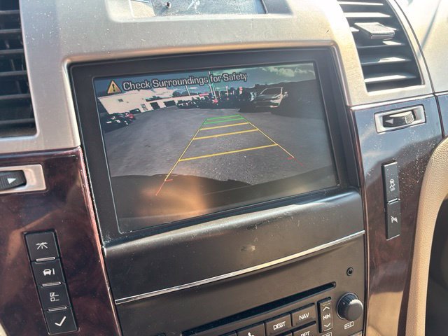 Used 2012 Cadillac Escalade Luxury AWD/4WD image 17
