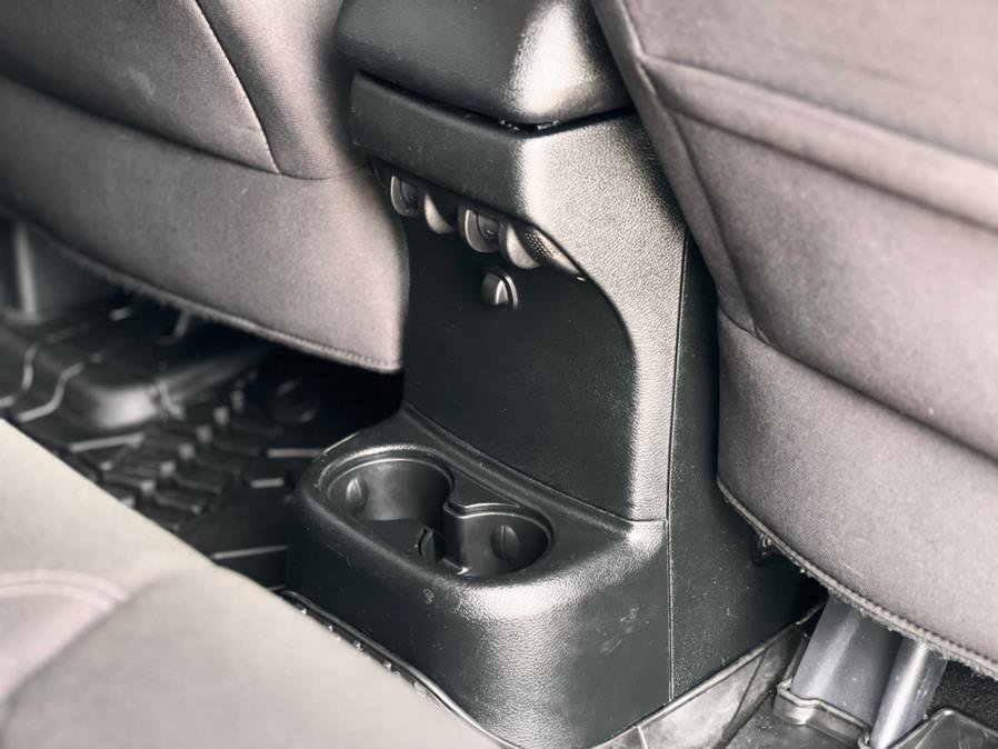 Used 2018 Jeep Wrangler Unlimited Sahara image 25