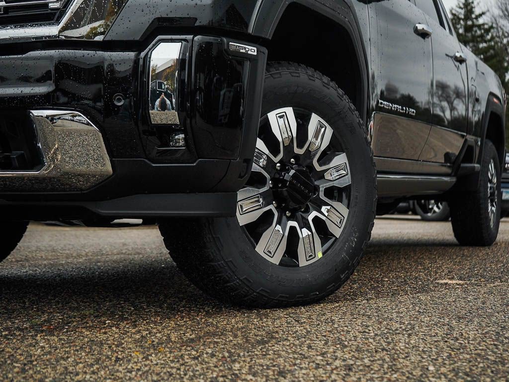 New 2026 GMC Sierra 3500 Denali w/ Denali Reserve Package image 6