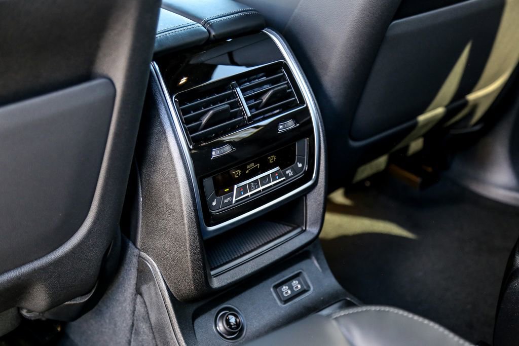 New 2026 BMW X7 M60i image 24