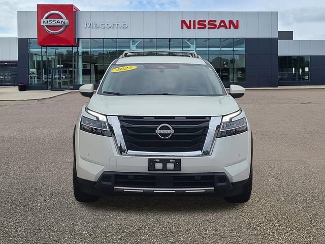 Used 2024 Nissan Pathfinder SL AWD/4WD image 2