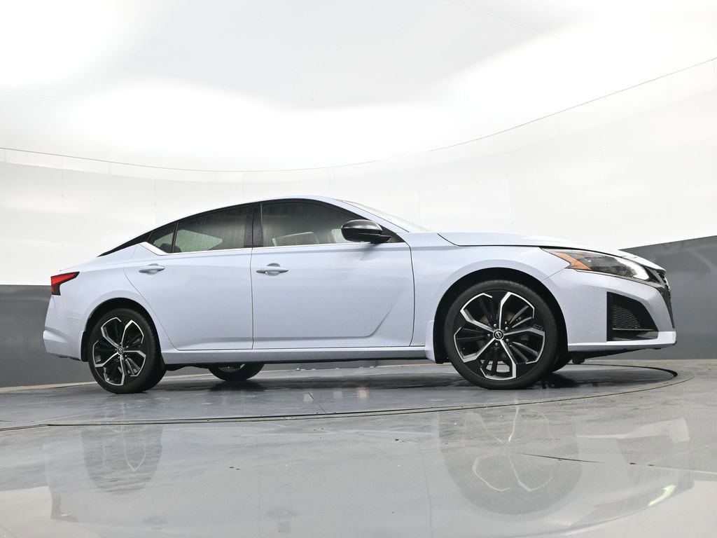 Used 2023 Nissan Altima 2.5 SR w/ SR Premium Package AWD/4WD image 39