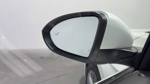 Used 2023 Volkswagen Jetta SE FWD image 11