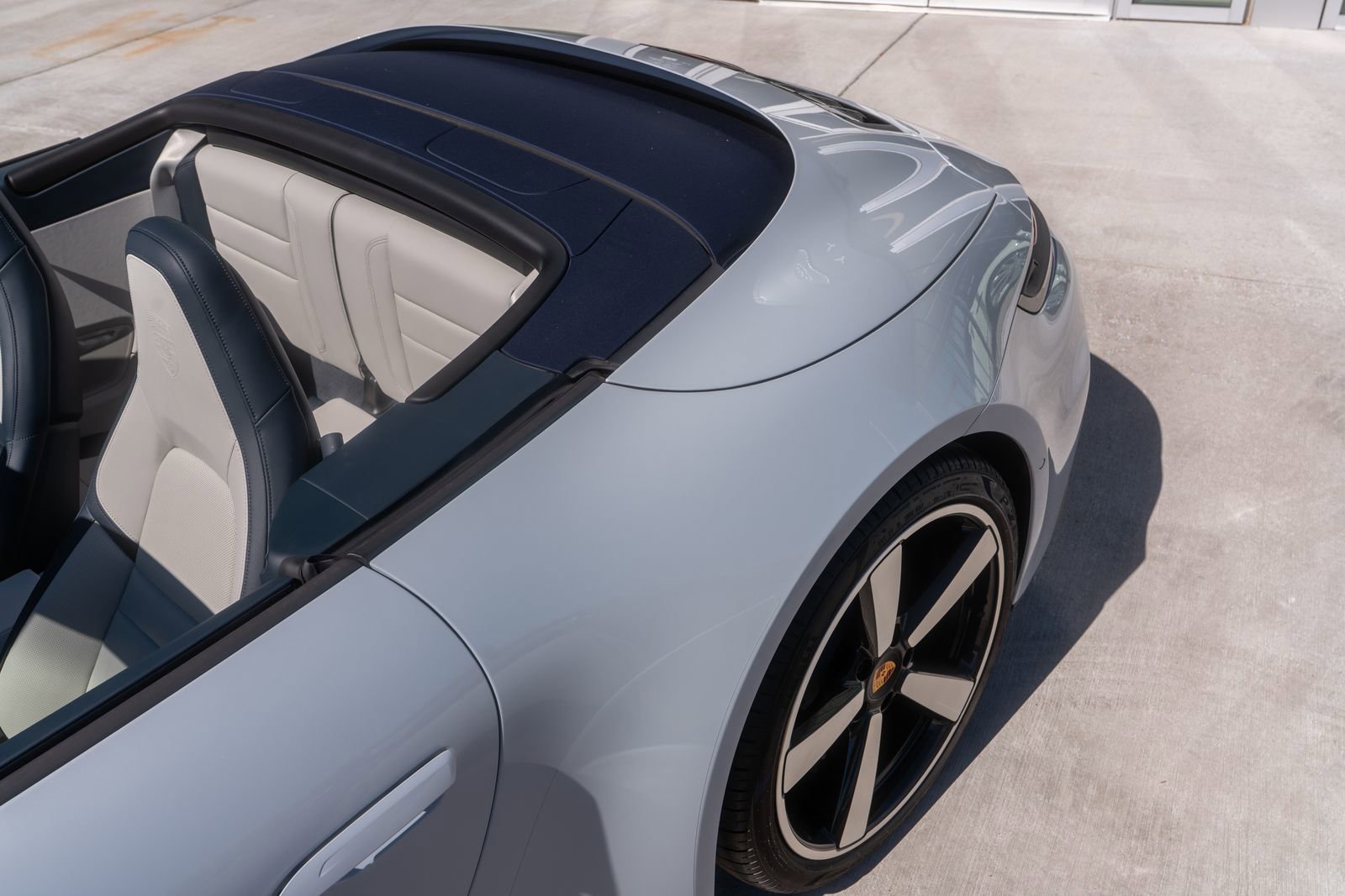 Used 2025 Porsche 911 Carrera image 8