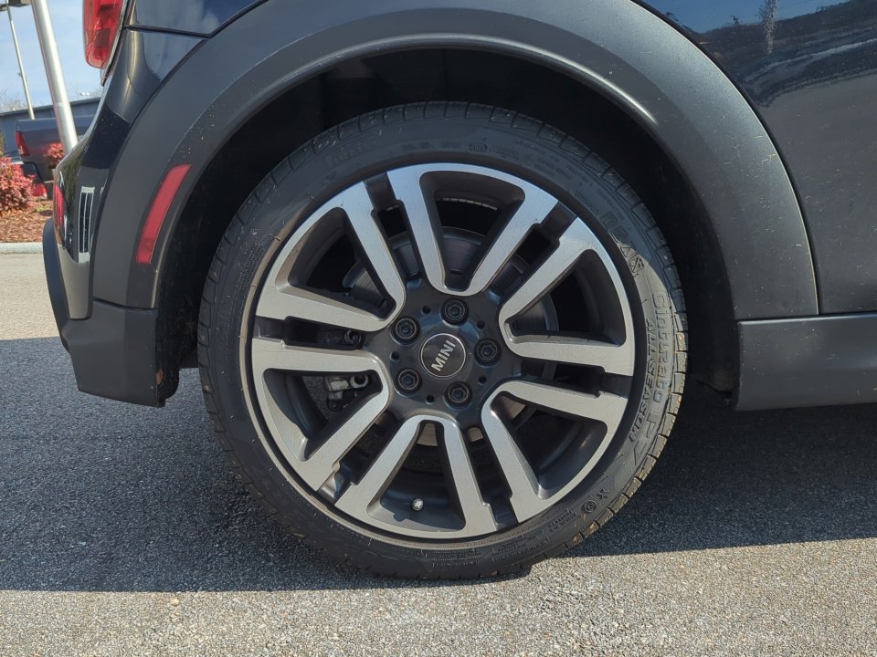 Used 2022 MINI Cooper S w/ Driver Assistance Package image 23