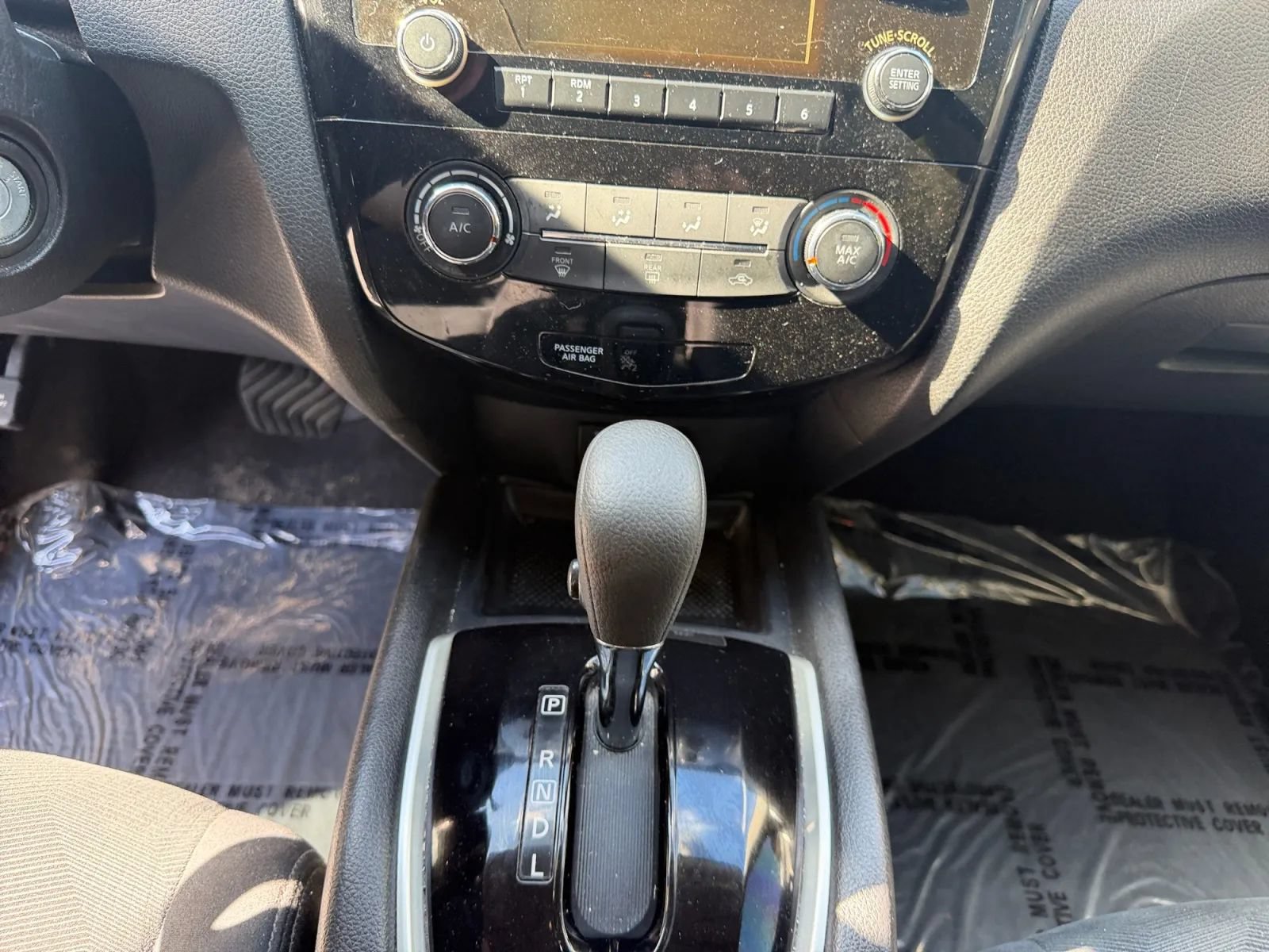 Used 2016 Nissan Rogue S FWD image 12