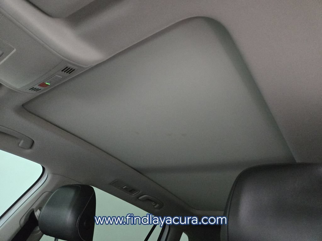 Used 2022 Volkswagen Tiguan SE AWD/4WD image 12