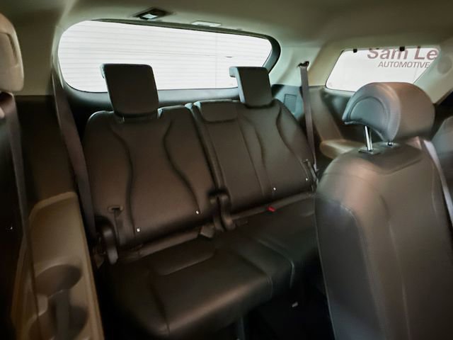 Used 2026 Kia Carnival EX image 27