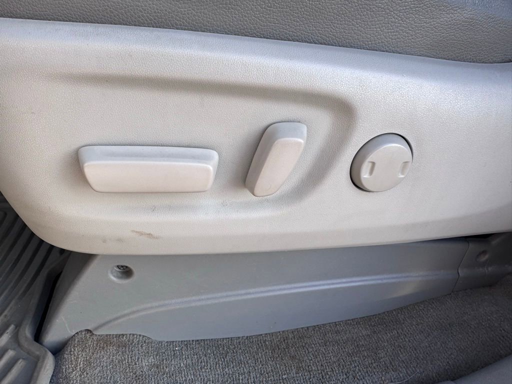 Used 2012 Toyota Sienna Limited w/ Premium Pkg image 19