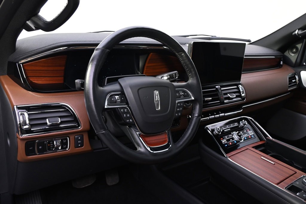 Certified 2024 Lincoln Navigator Reserve w/ Equipment Group 201A image 11