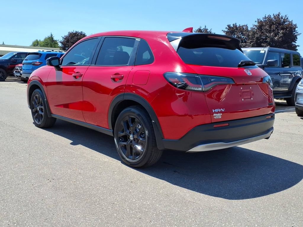 Used 2025 Honda HR-V Sport image 6
