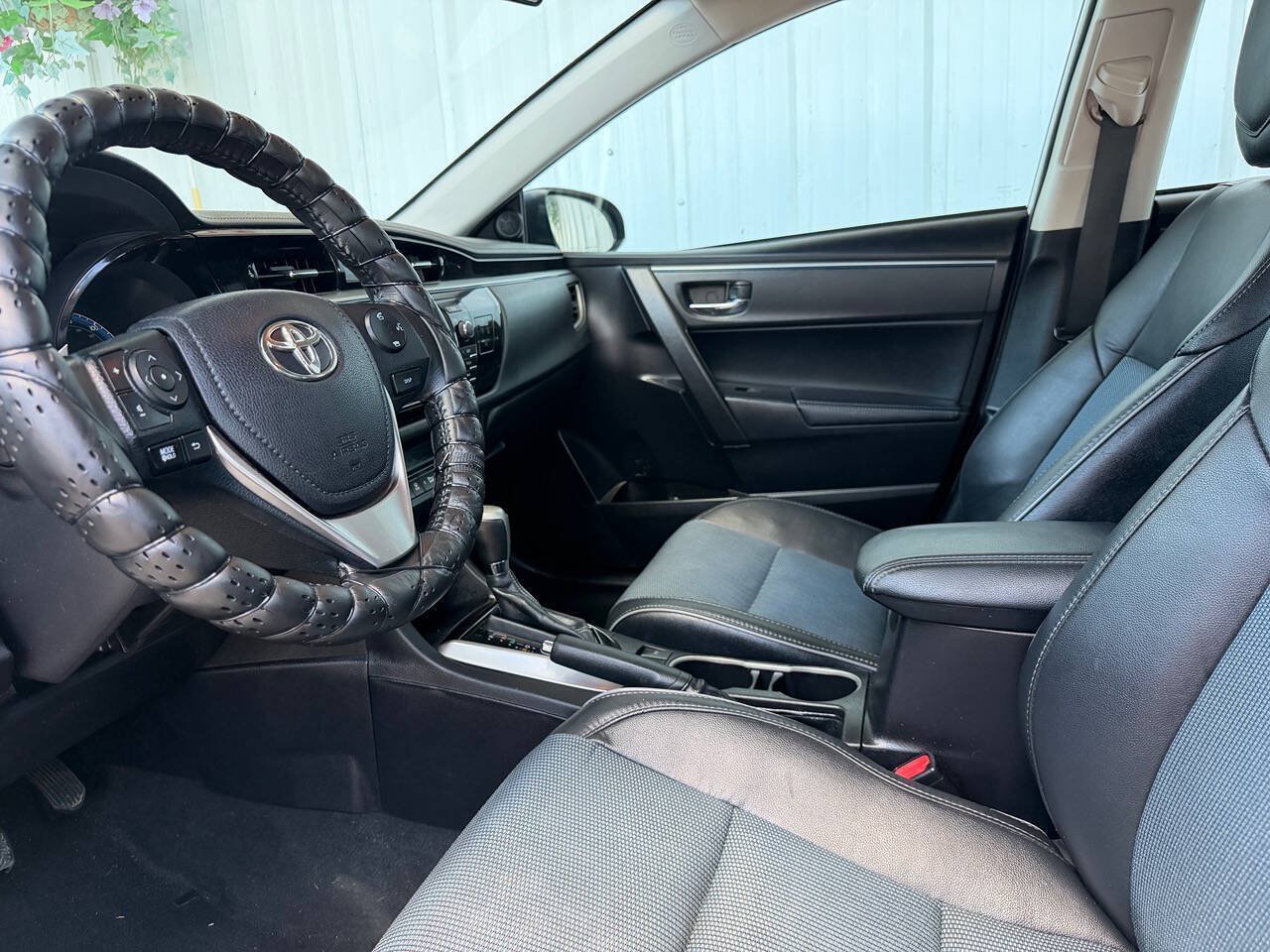 Used 2015 Toyota Corolla S FWD image 11