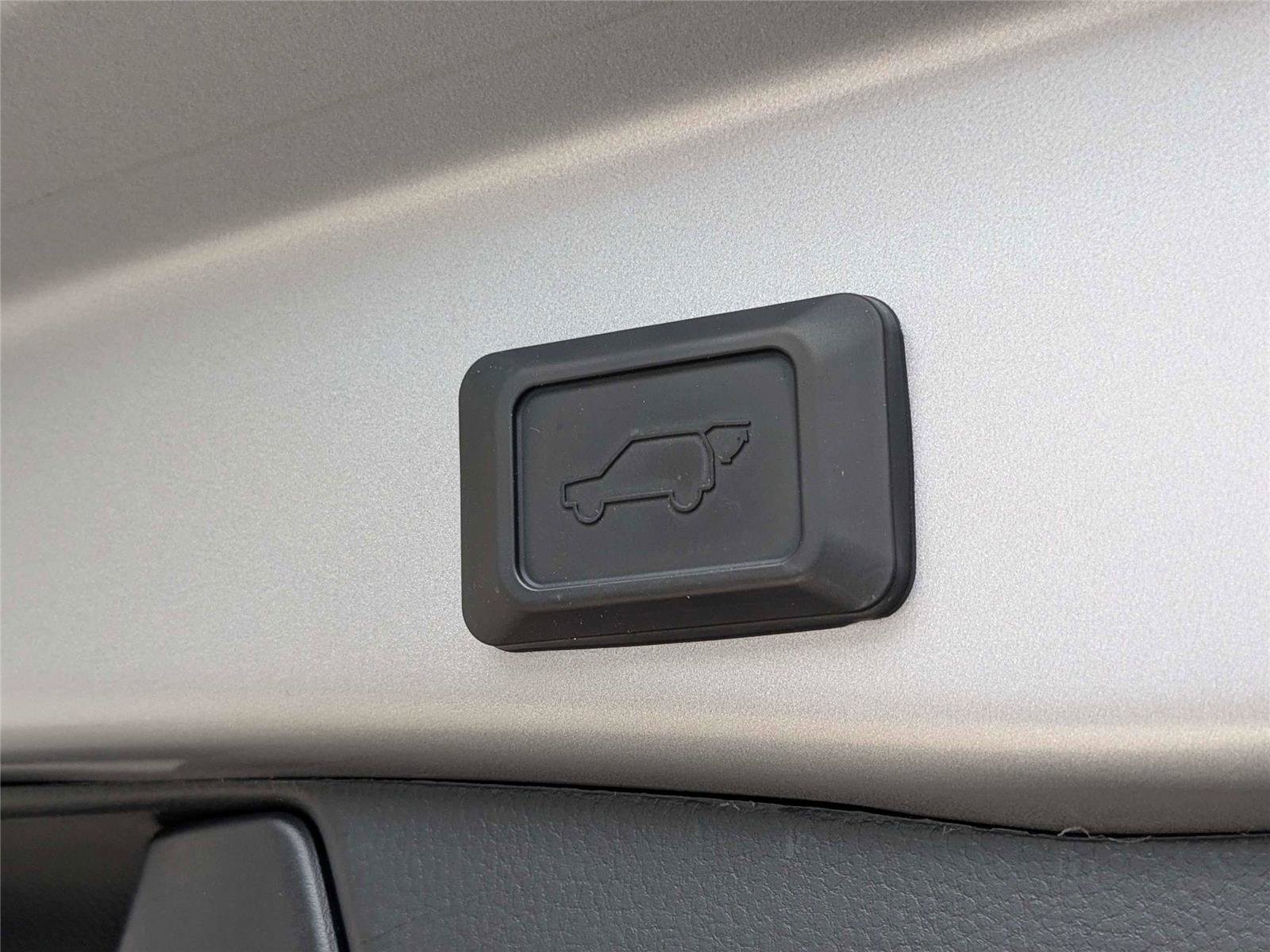 Certified 2023 Toyota RAV4 XLE Premium AWD/4WD image 9