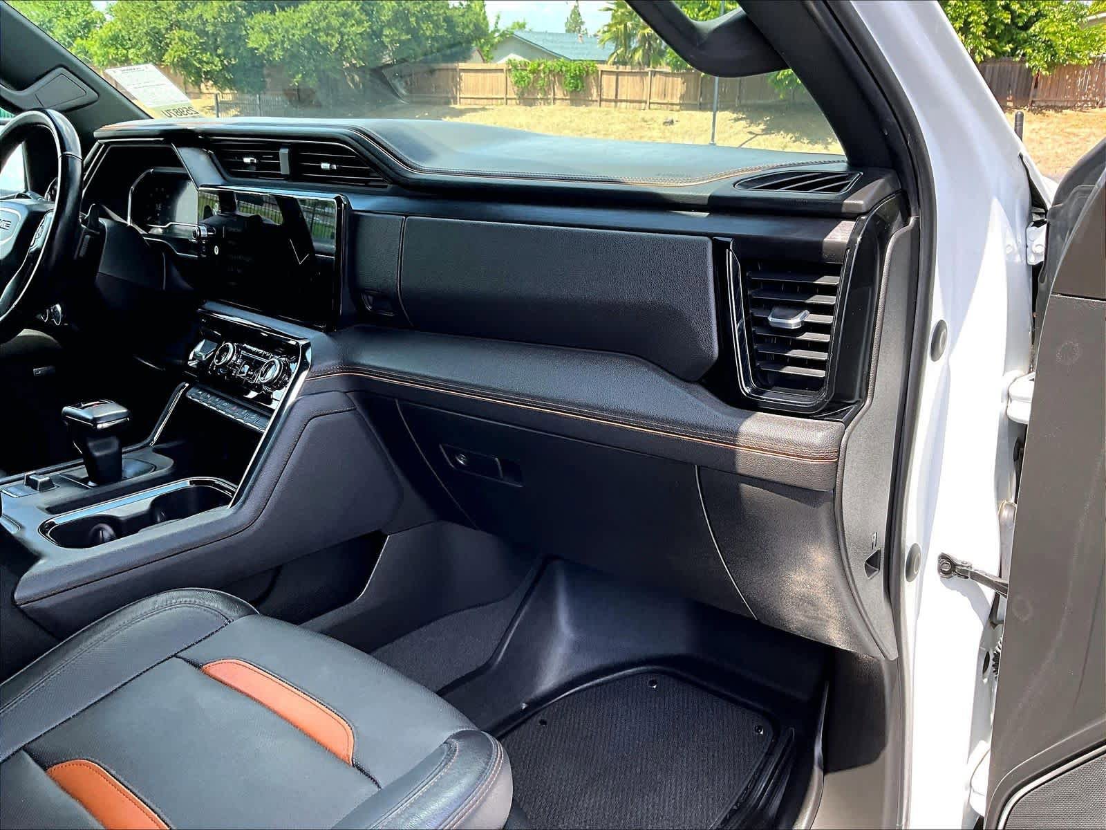 Used 2022 GMC Sierra 1500 AT4 w/ AT4 Premium Package AWD/4WD image 18