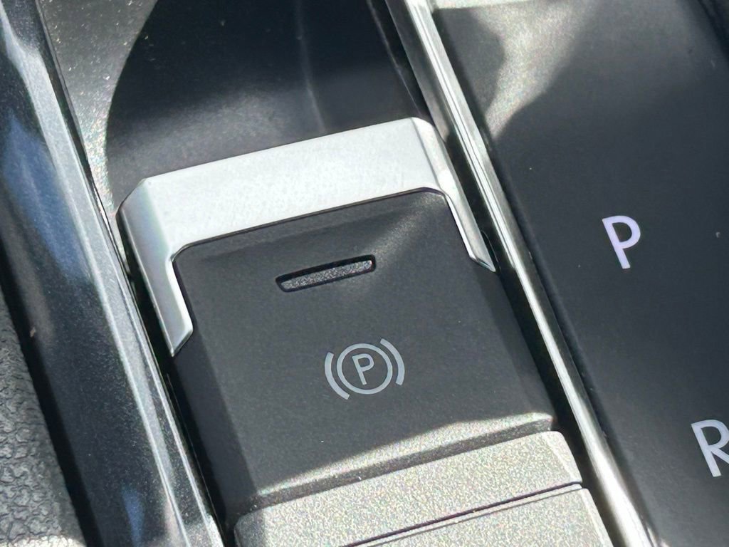Used 2020 Volkswagen Tiguan SEL Premium R-Line AWD/4WD image 61