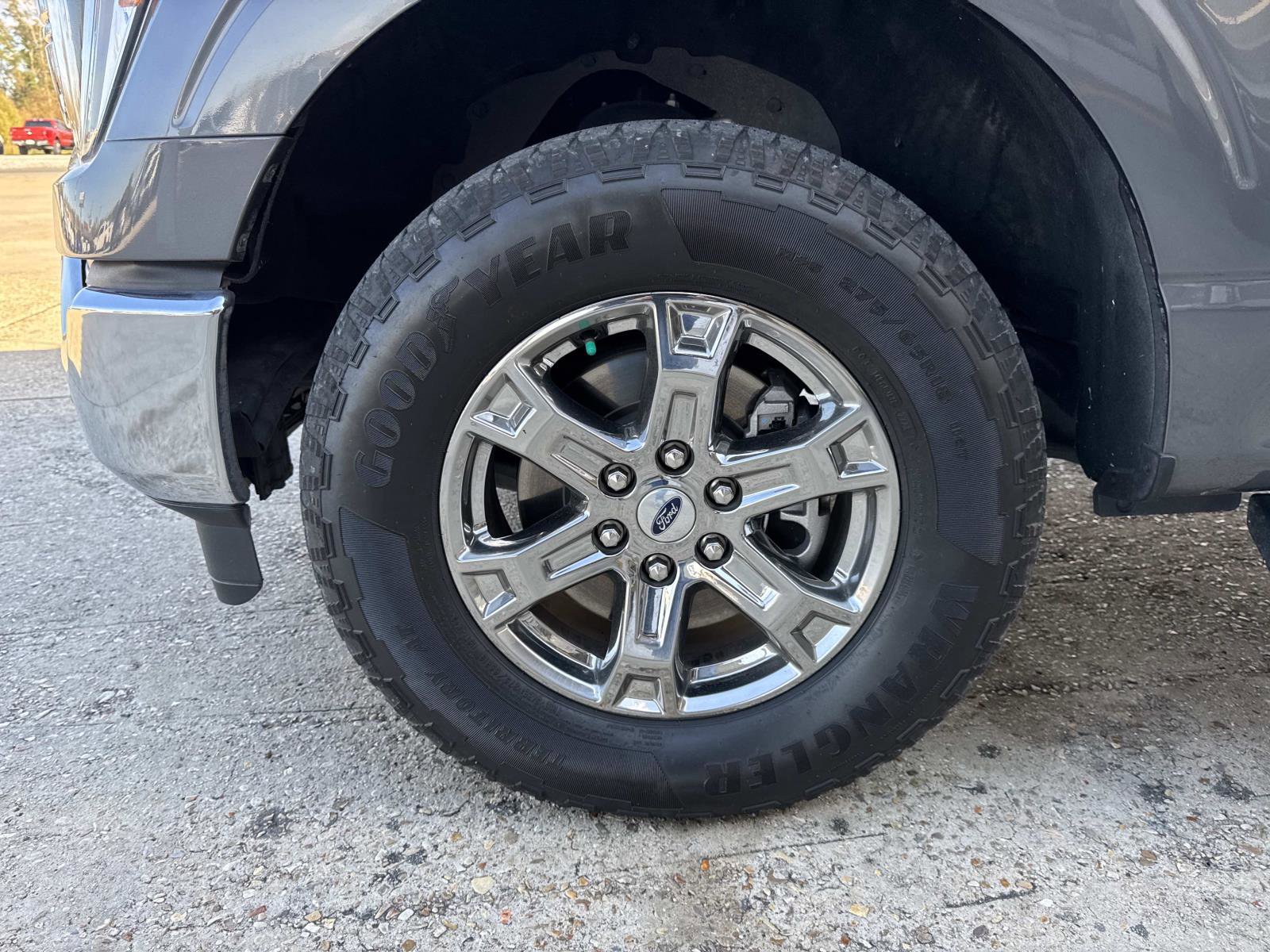 Used 2023 Ford F150 Lariat w/ Trailer Tow Package image 4