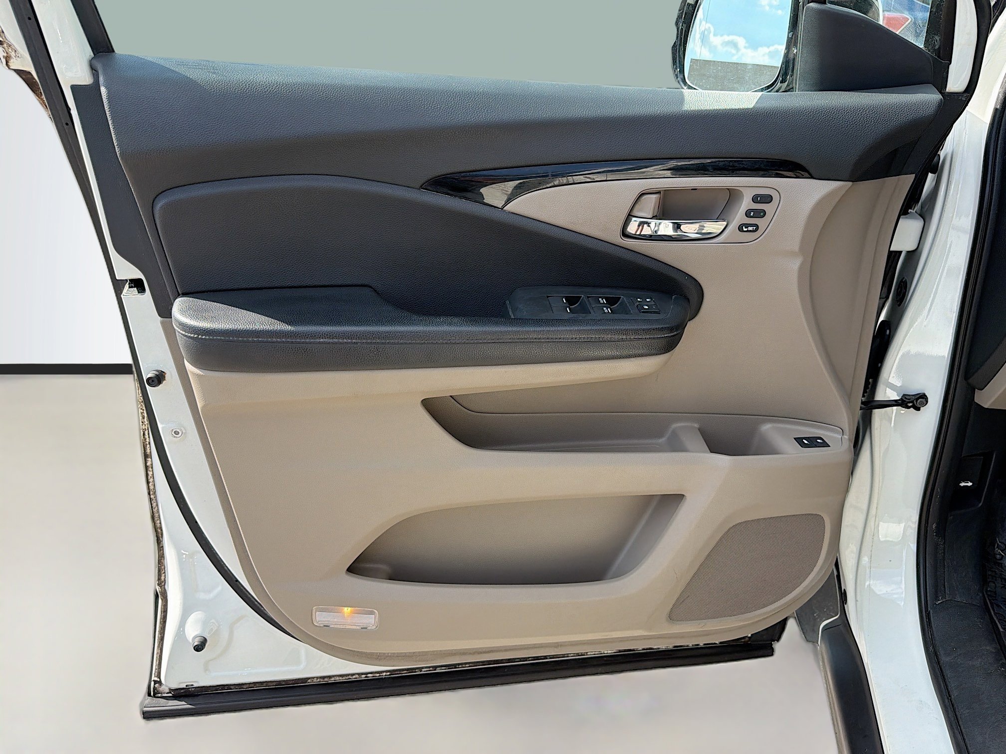 Used 2016 Honda Pilot Touring image 22