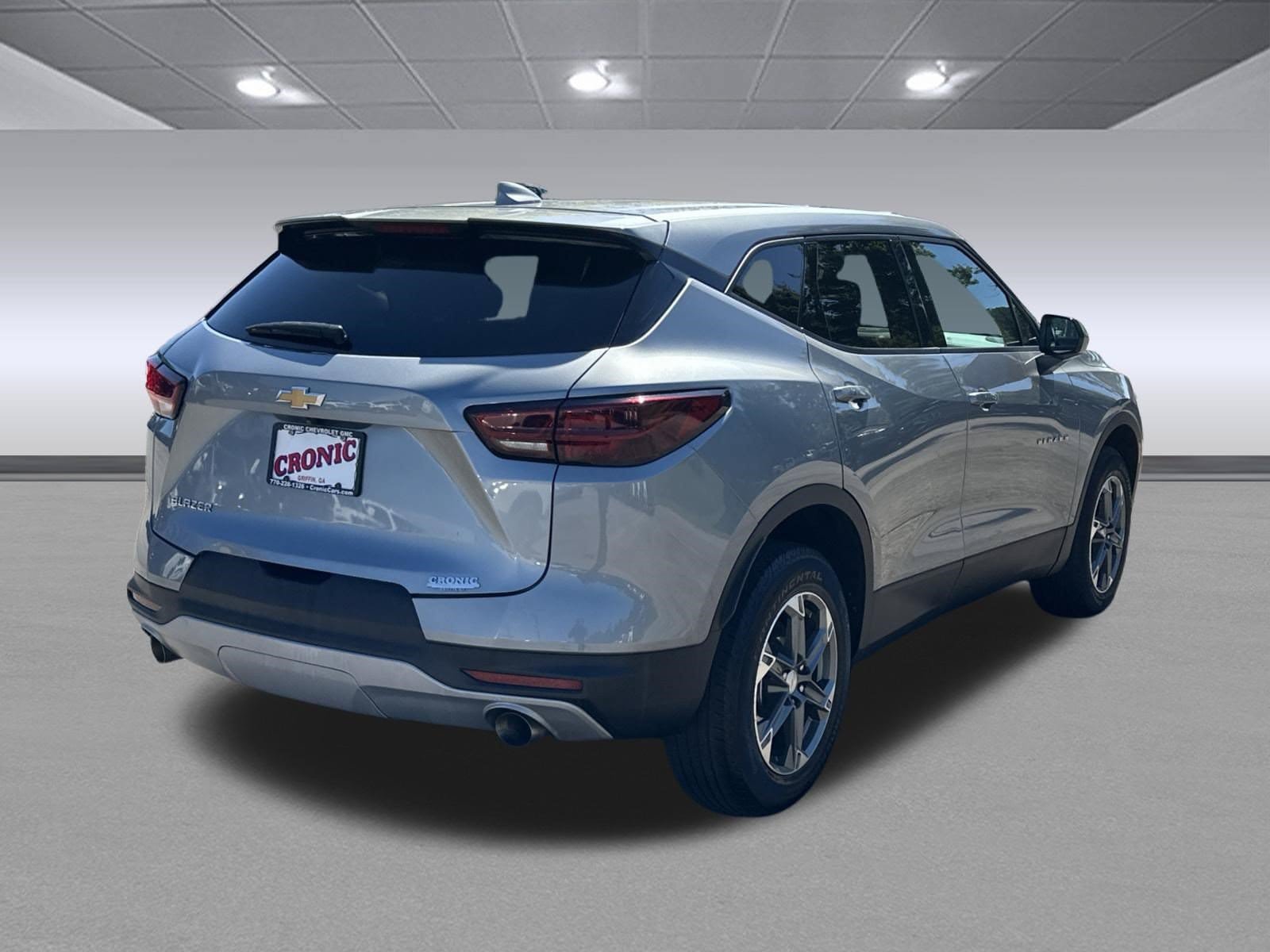Used 2025 Chevrolet Blazer LT FWD image 3