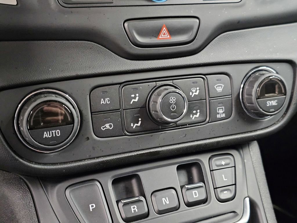 Used 2018 GMC Terrain SLE w/ Driver Convenience Package FWD image 20