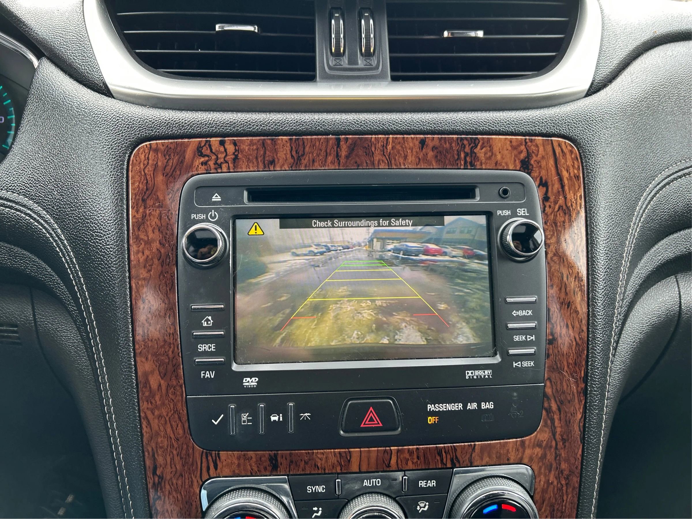 Used 2014 Chevrolet Traverse LT image 29