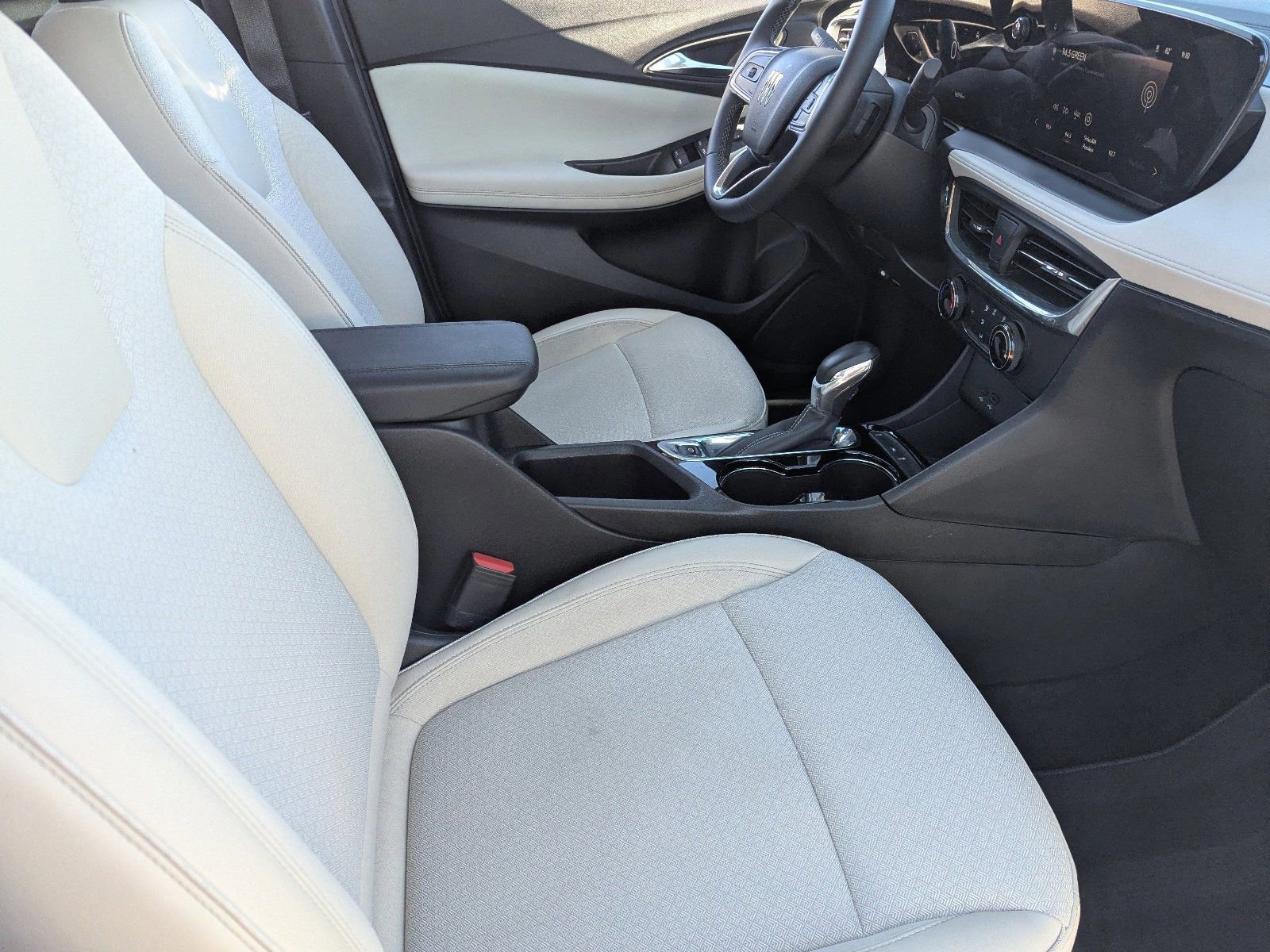 Used 2024 Buick Encore GX Preferred w/ Advanced Technology Package image 12