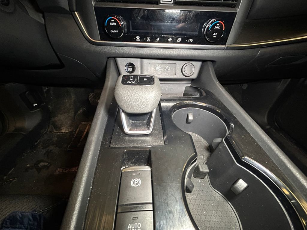Used 2026 Nissan Rogue SV image 12