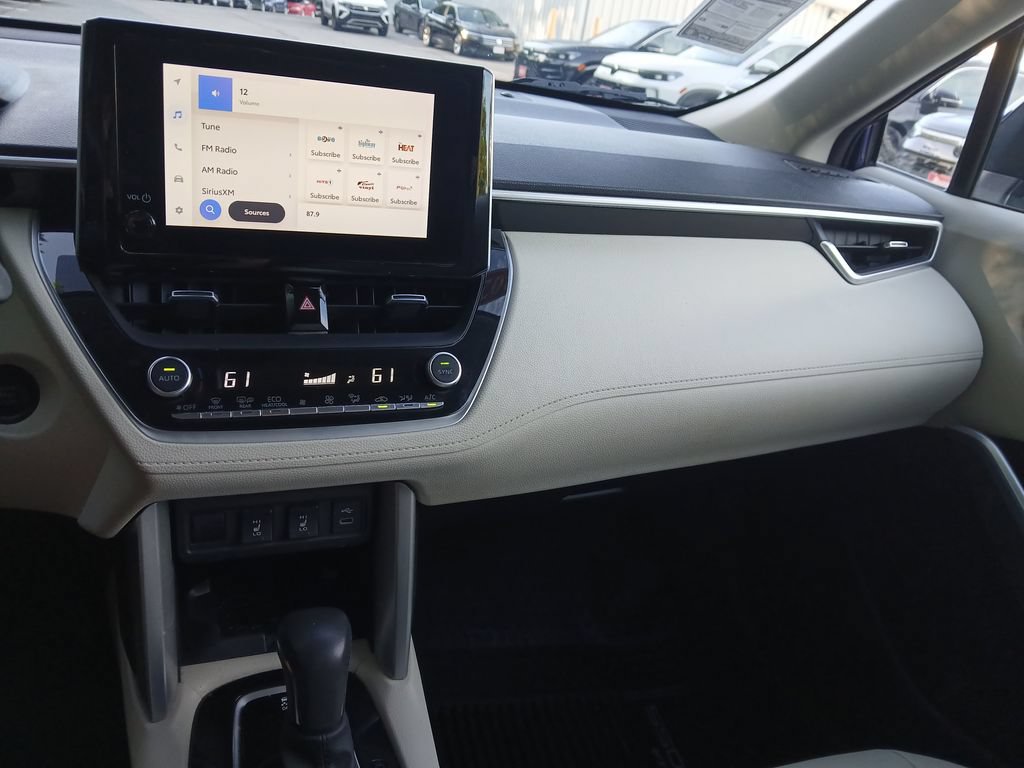 Used 2024 Toyota Corolla Cross XLE w/ Convenience Package AWD/4WD image 21