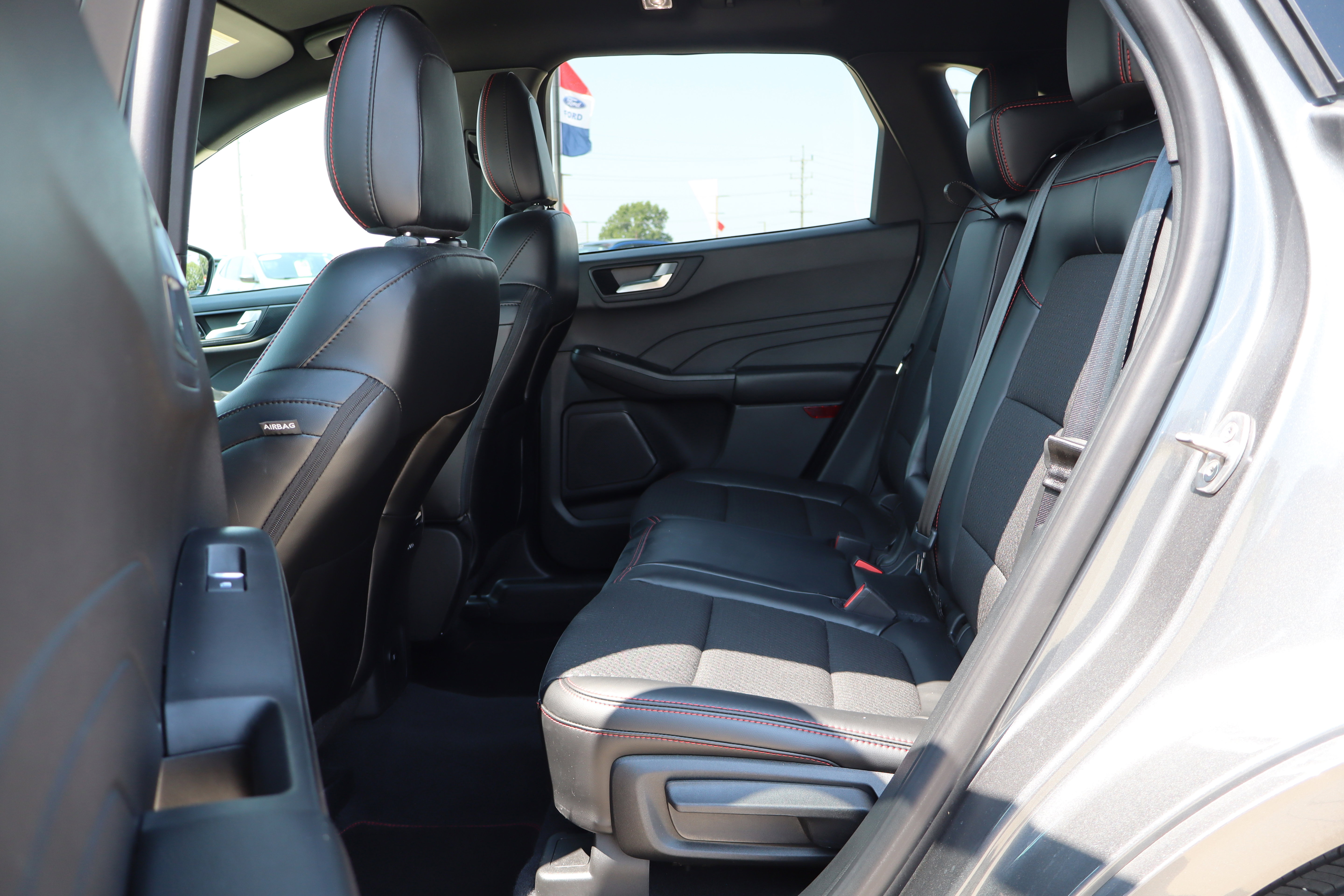 Used 2023 Ford Escape ST-Line AWD/4WD image 11
