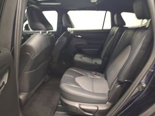 Used 2023 Toyota Highlander XSE FWD image 13